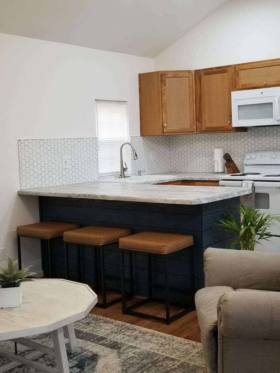 Seating area, Dining area