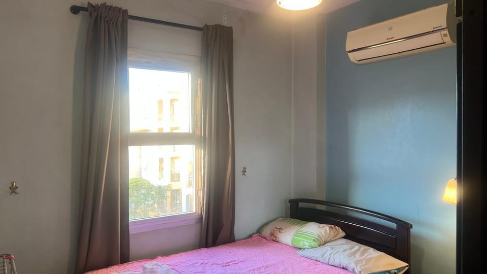 Females only Private bedroom stay with me Rehab city Vacation rental in New Cairo City