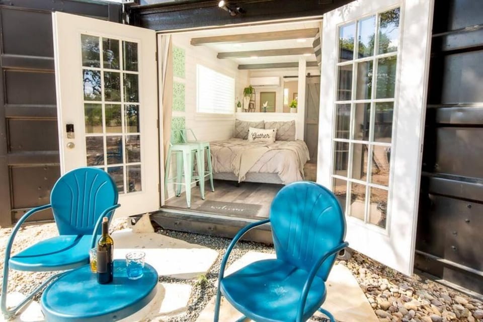 The Container Retreat @ 290 Wine Trail #10 Welcome friends! House in Texas