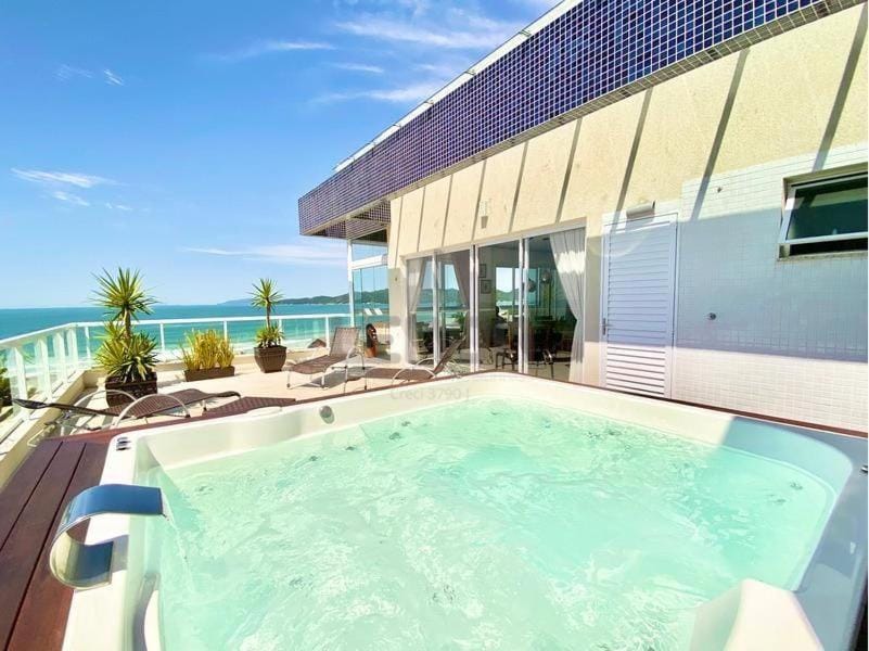Hot Tub, Hot Tub, Balcony/Terrace, Sea view, Street view