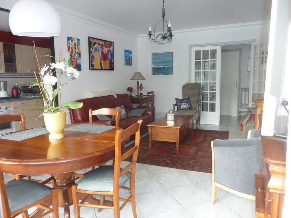 FROMENTIN Apartment in Séné