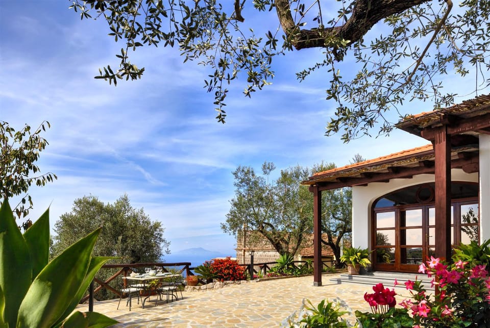 Property building, Garden, Balcony/Terrace, Balcony/Terrace, Sea view