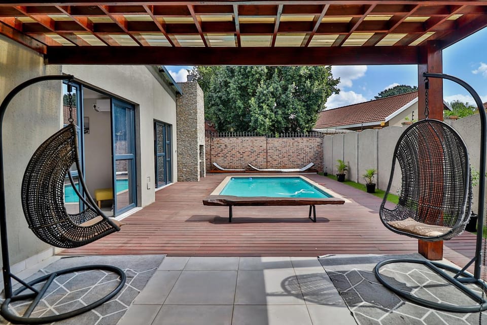 House of Bongekile 4 Bed Luxury Home 10 min from Kruger National Park, Malelane House in South Africa