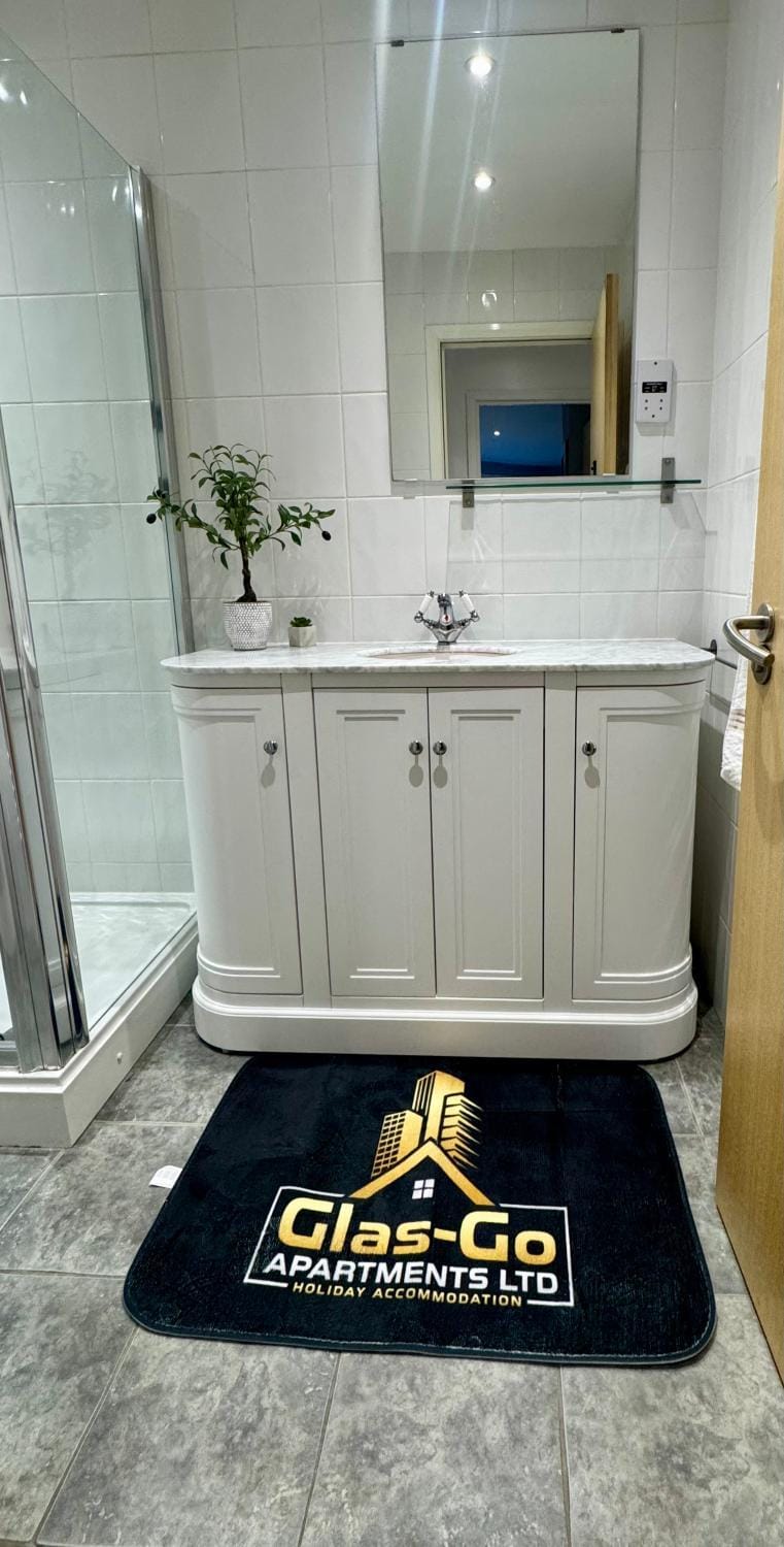 Glas Go Executive 2-Bedroom Apartment near OVO Hydro Free Parking Apartment in Glasgow