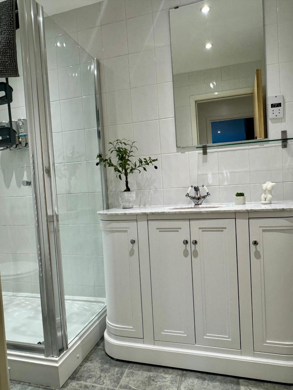 Glas Go Executive 2-Bedroom Apartment near OVO Hydro Free Parking Apartment in Glasgow