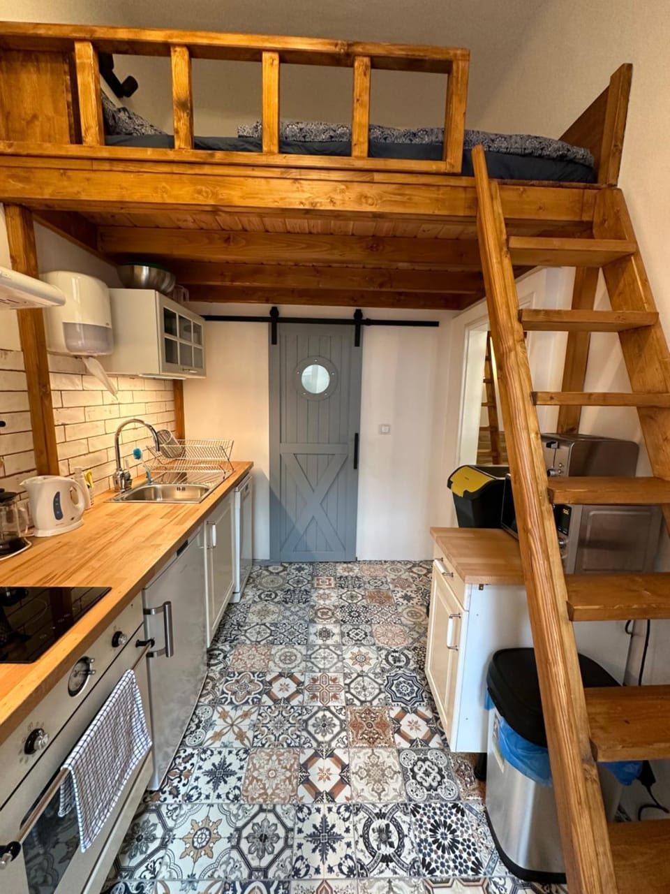 Bedroom, minibar, pet friendly, stove, kitchen