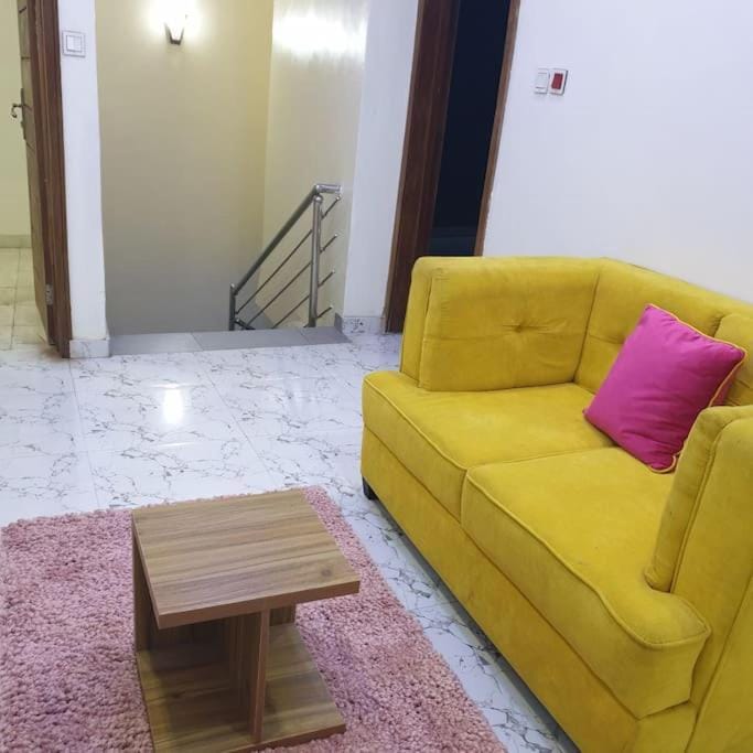ORCHID House , Orchid Road , Lekki , Stylish 3BDR Terrace Duplex Free WiFi DSTV House in Lagos, Nigeria