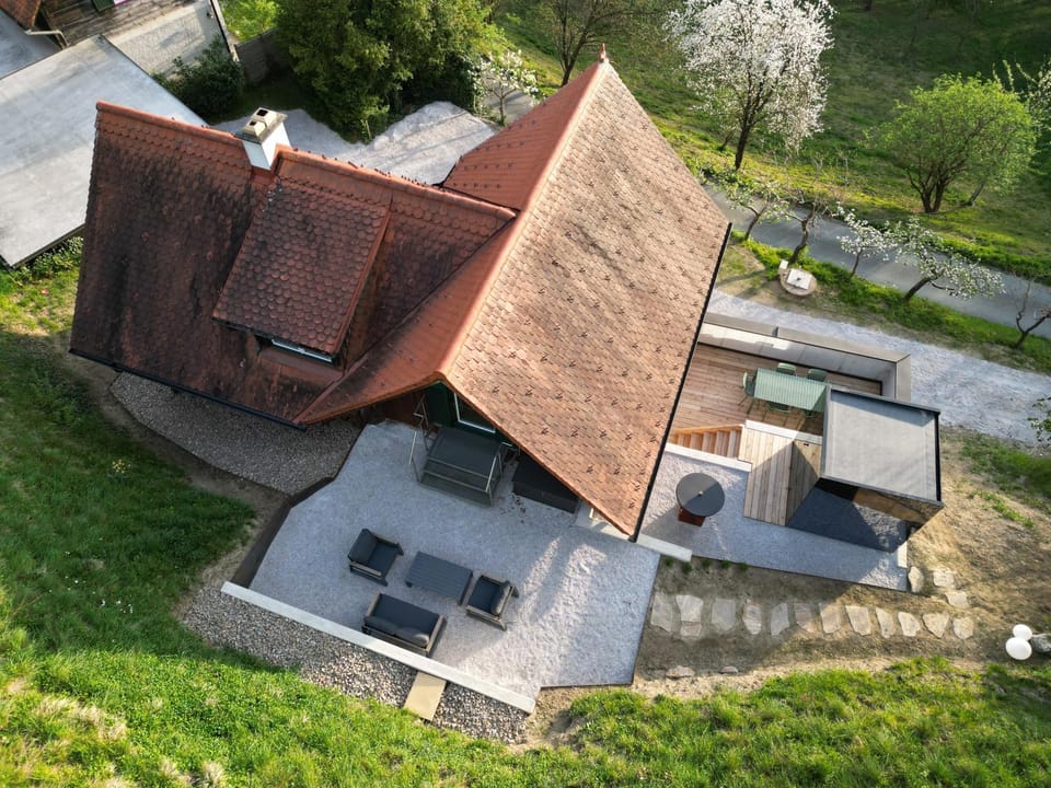 Property building, Bird's eye view, Balcony/Terrace