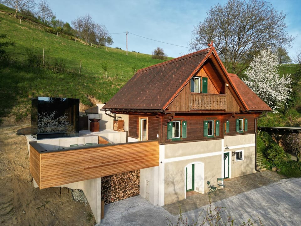Property building, Balcony/Terrace