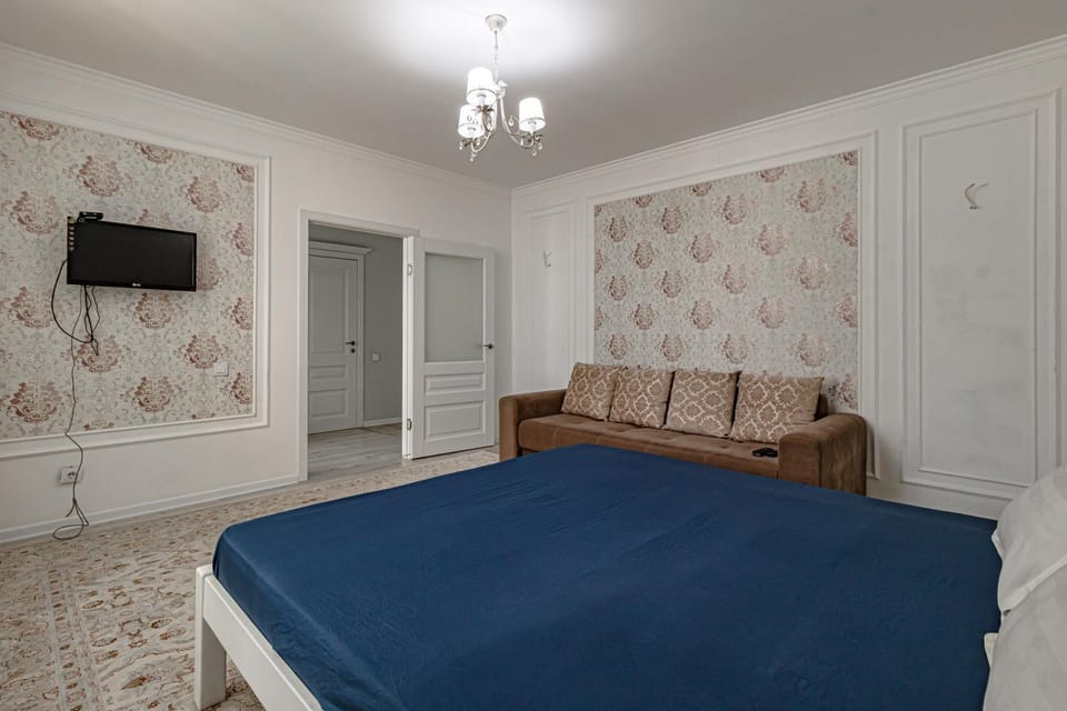 TV and multimedia, Photo of the whole room, Seating area, Bedroom