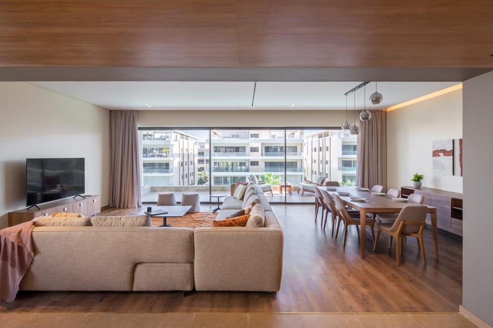 View (from property/room), Living room, Seating area, Dining area
