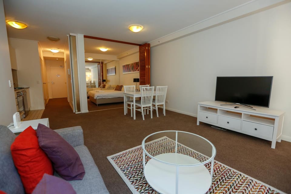 Bed, Kitchen or kitchenette, Living room, Photo of the whole room, Seating area, Dining area, Bedroom