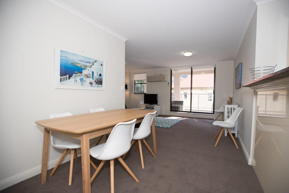 Living room, Seating area, Dining area, hair dresser