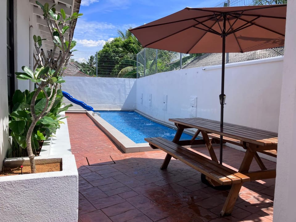 Swimming pool