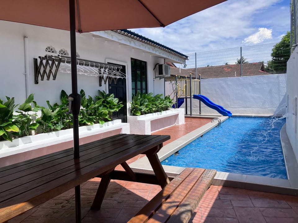 Swimming pool