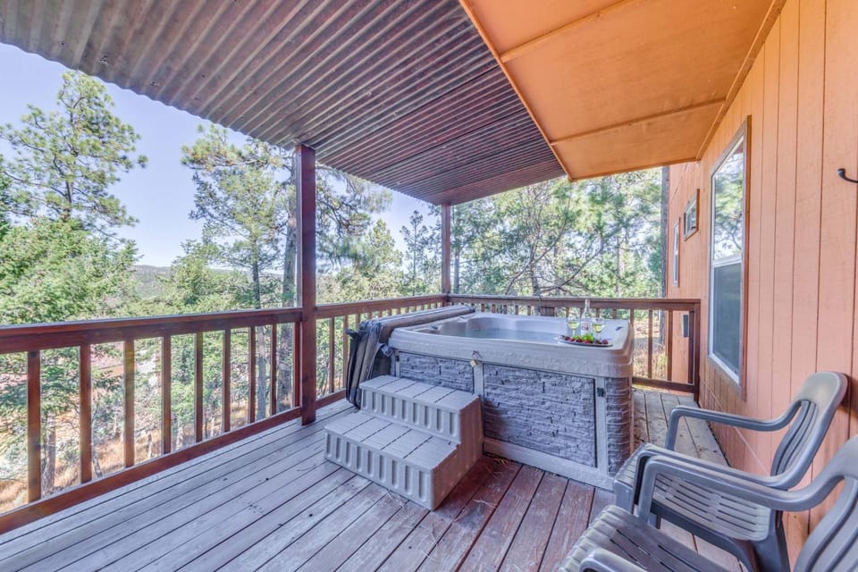 Natural landscape, Hot Tub, Balcony/Terrace