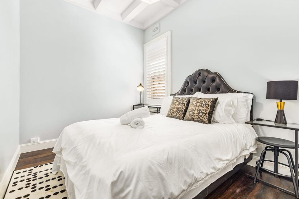 Bed, Photo of the whole room