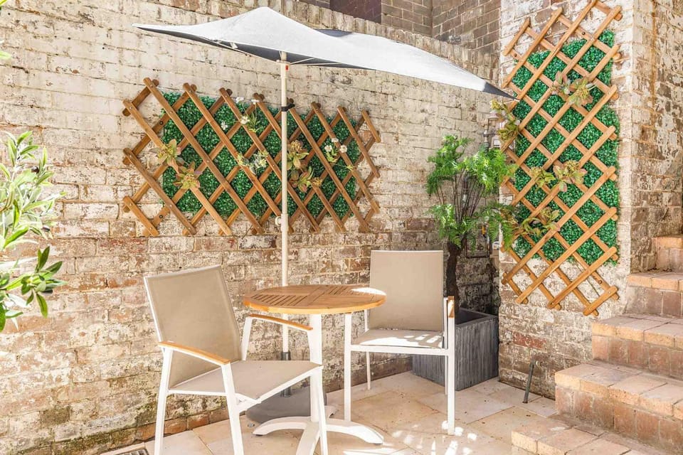 Patio, Balcony/Terrace, Seating area
