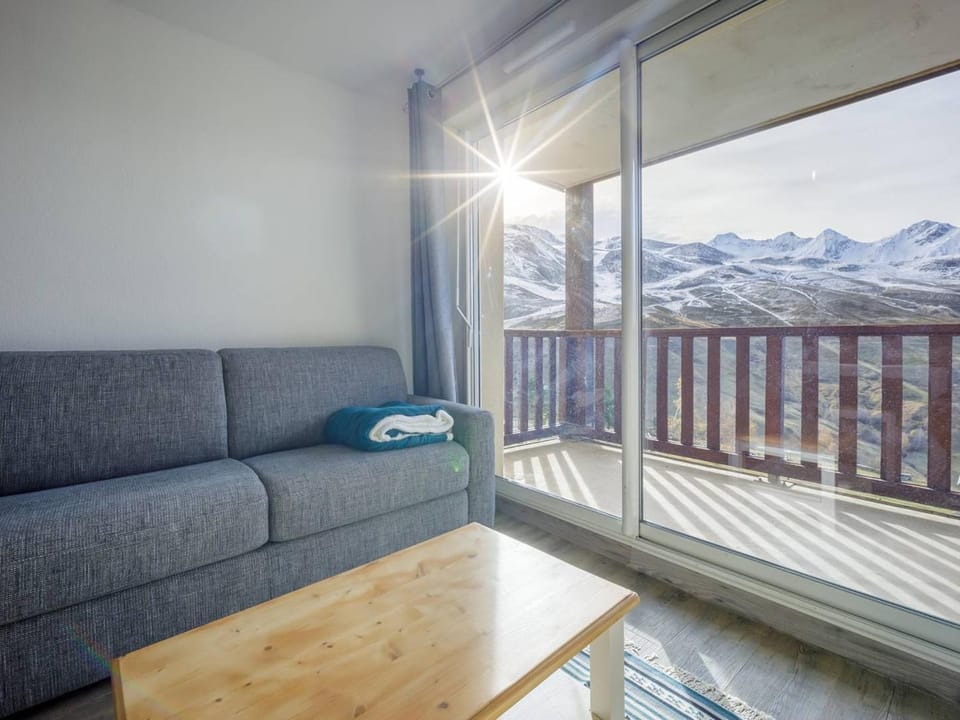 Appartement Neuf pour 6, Parking Gratuit, Skis et Accès Pistes en 5min - FR-1-695-4 Apartment in Occitanie