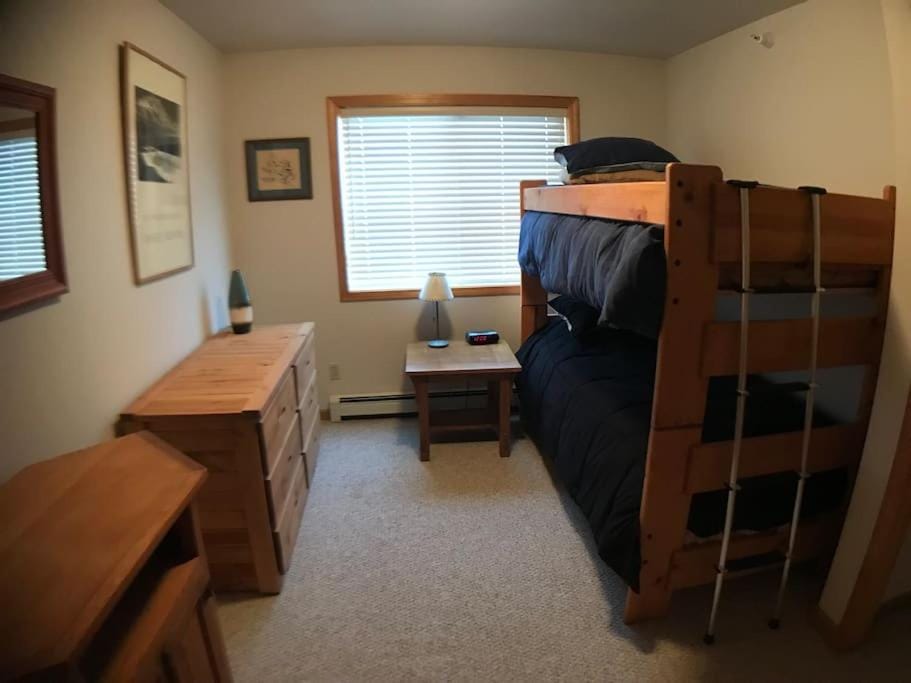 Cozy 2 BR Mountain View - walk to resort Apartment in Big Sky