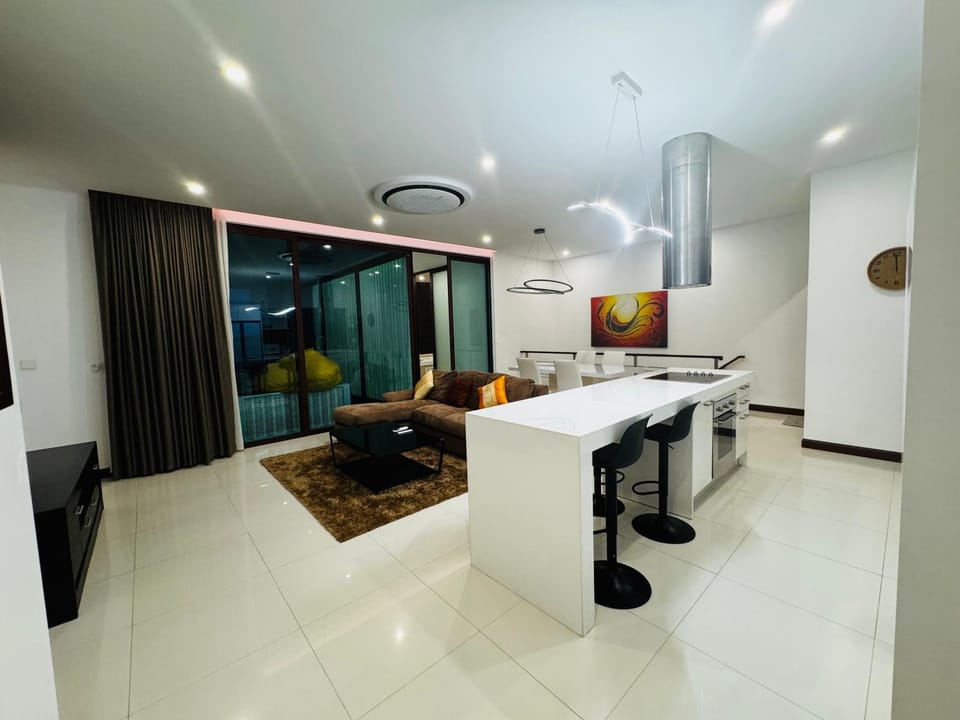 Kitchen or kitchenette, Living room, Dining area