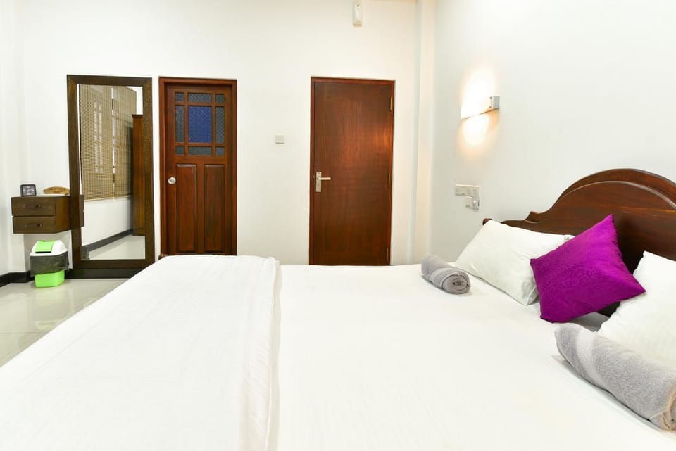 Bed, Bedroom, towels, wardrobe