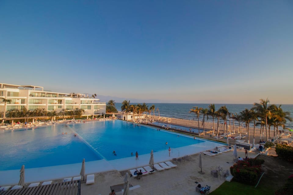Property building, Day, Beach, Pool view, Sea view, Swimming pool