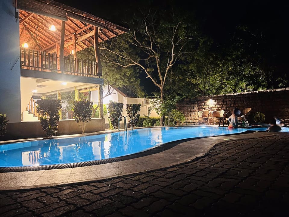 Swimming pool, Swimming pool