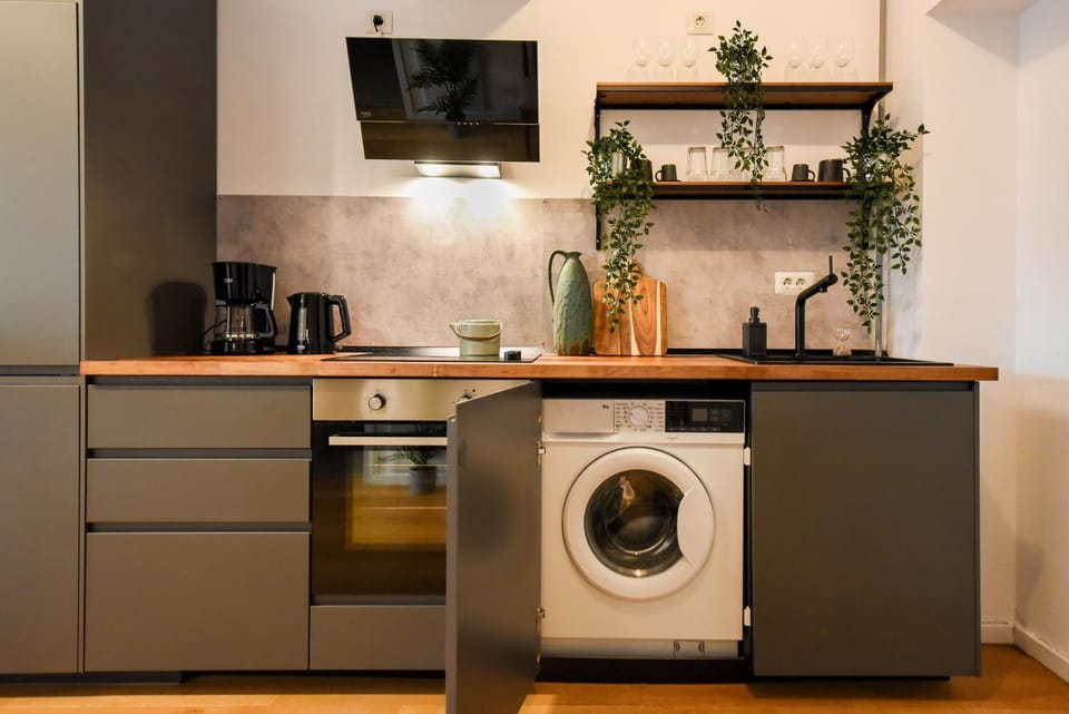 Coffee/tea facilities, Decorative detail, pet friendly, stove, washing machine