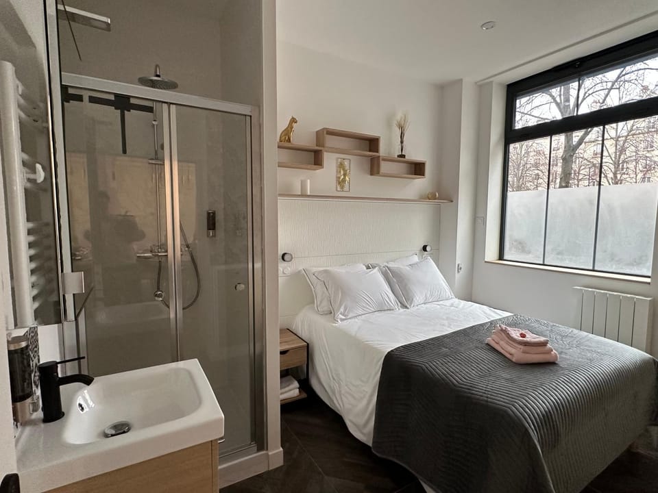 Logement GUÉNOT pour 5 personnes sur Paris 11 Apartment in Paris