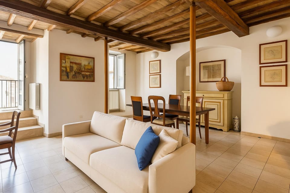 The Balcony Suite - Piazza del Campo Apartment in Siena