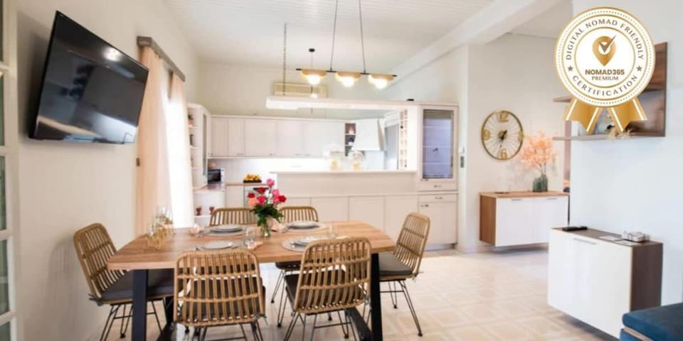 TV and multimedia, Kitchen or kitchenette, Dining area