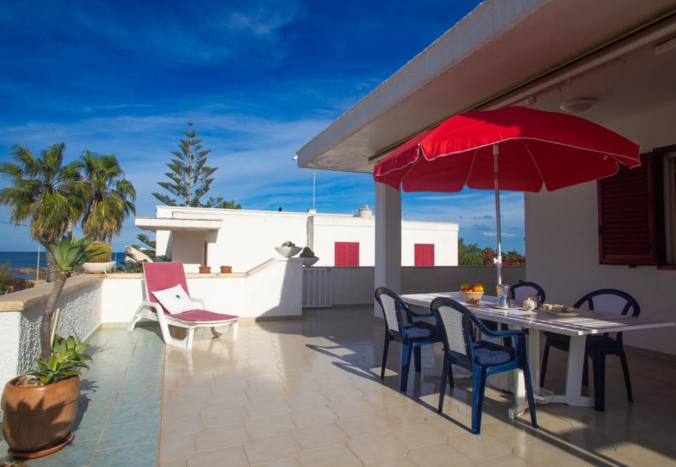 View (from property/room), Balcony/Terrace, Balcony/Terrace, Dining area, sunbed