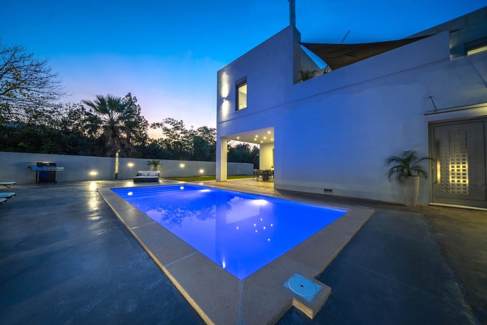 Pool view, Swimming pool