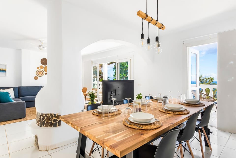 Balcony/Terrace, Living room, Decorative detail, Seating area, Dining area