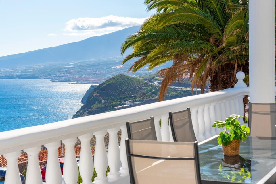 Nearby landmark, Natural landscape, View (from property/room), Balcony/Terrace, Balcony/Terrace, Seating area, Dining area, Mountain view, Sea view
