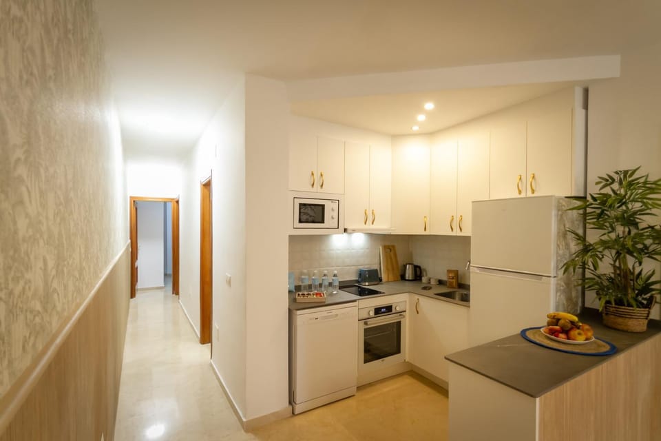 Kitchen or kitchenette, pet friendly, stove