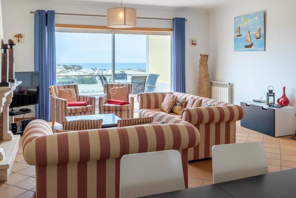 T2 Sea view, pool, golf, private terrace, Praia del Rey, Óbidos C3 Apartment in Amoreira
