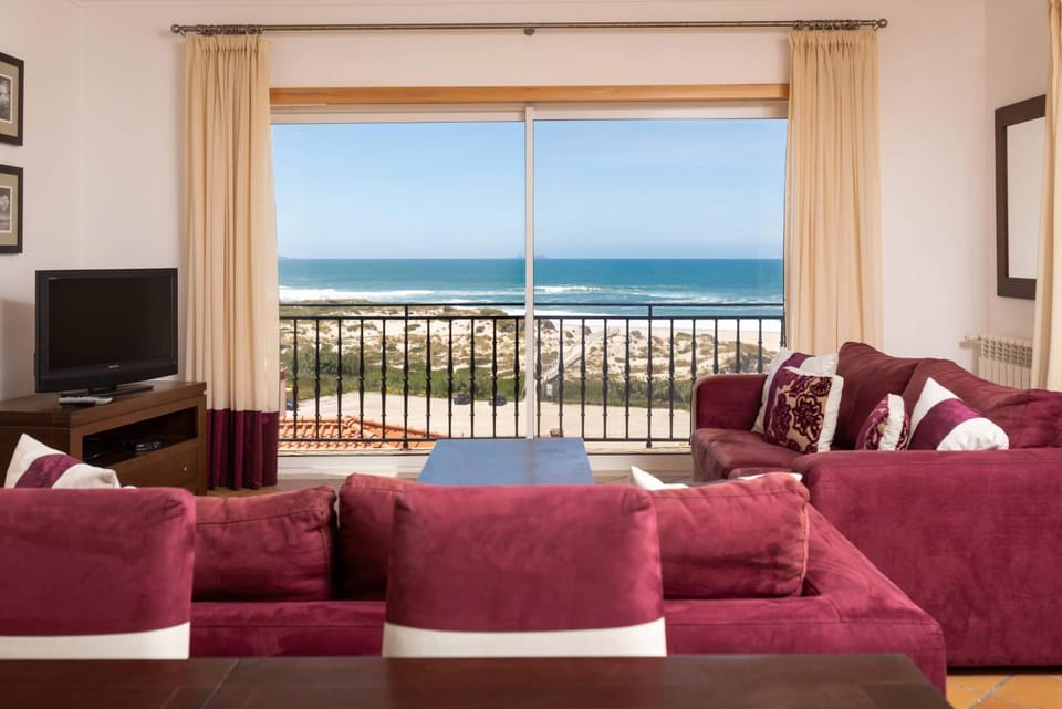 T2 sea view, pool, golf, private terrace, Praia del Rey, Óbidos A4 Apartment in Amoreira