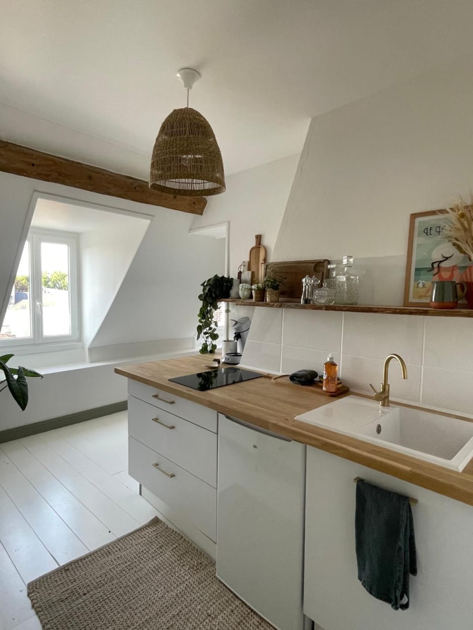 Kitchen or kitchenette