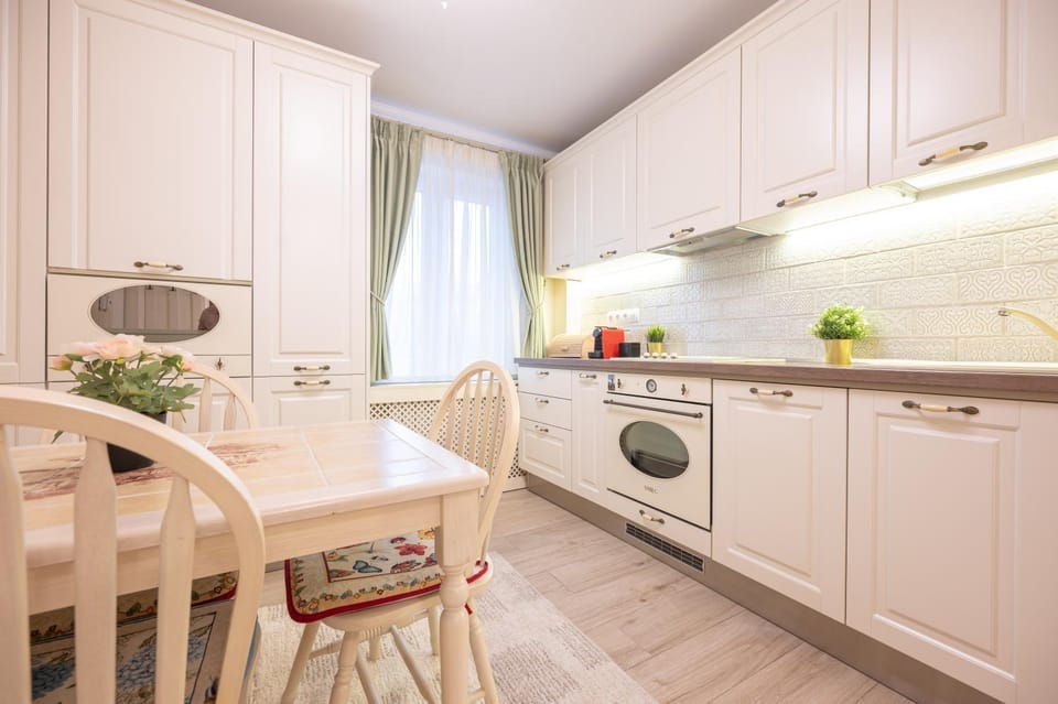 Coffee/tea facilities, Kitchen or kitchenette, Dining area, dishwasher, minibar, pet friendly, stove