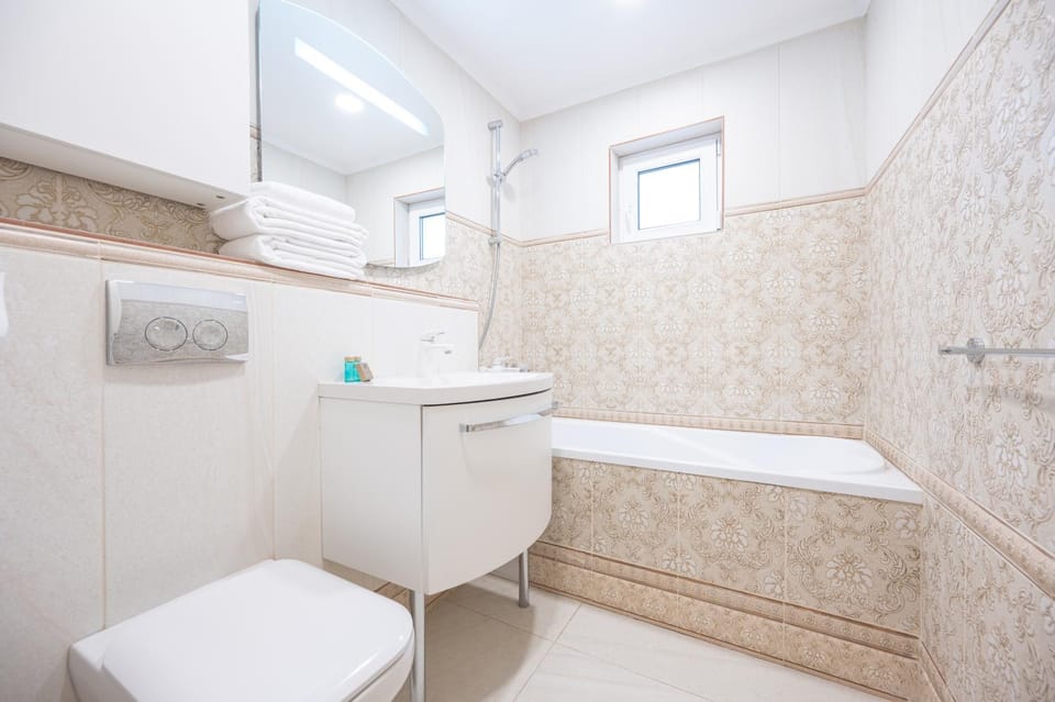 Toilet, Bathroom, Bath, towels