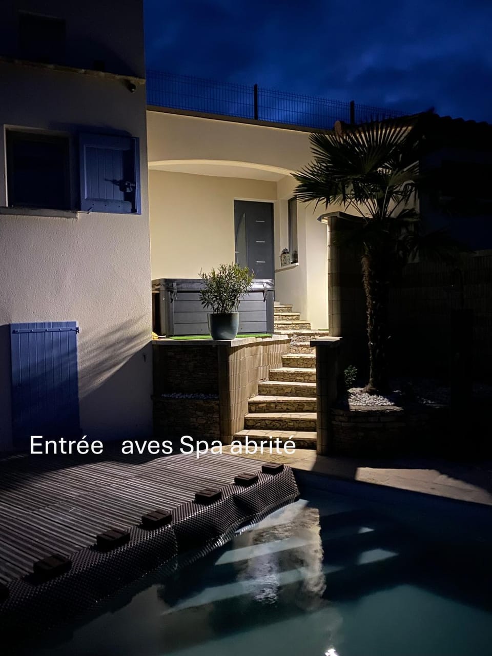 Chambre au calme avec spa privatif gratuit sud aveyron les palmiers des causses Bed and Breakfast in Occitanie