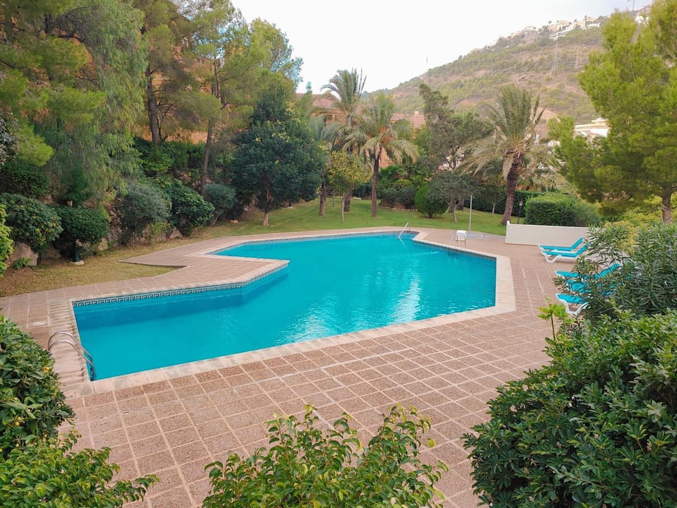 Swimming pool, Swimming pool