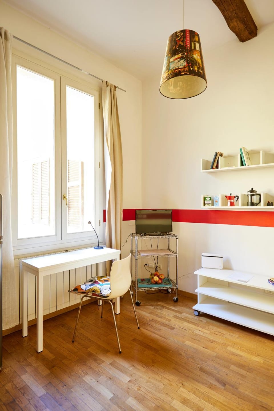 Living room, hair dresser