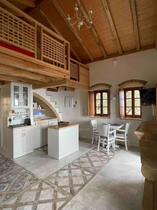 MONOVASIA SUITES Anopolis House in Islands