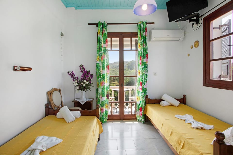 Property building, Living room, Bedroom