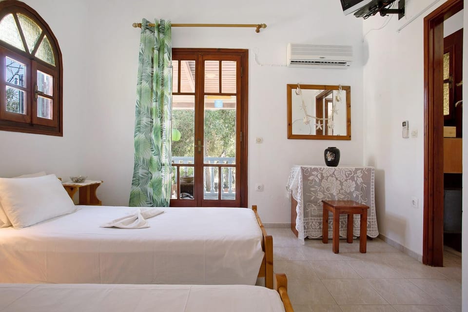 Property building, Living room, Bedroom