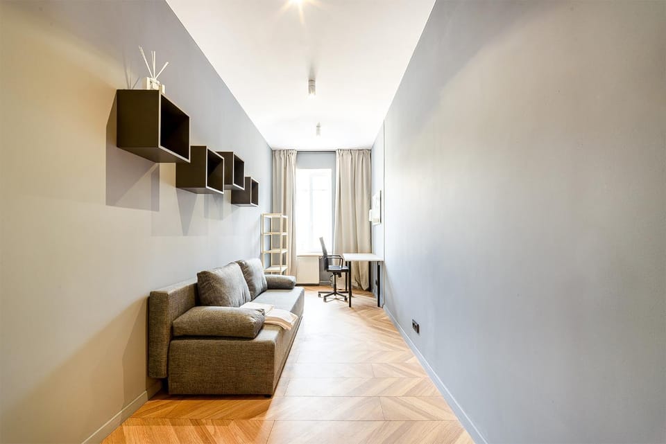 Seating area, Bedroom