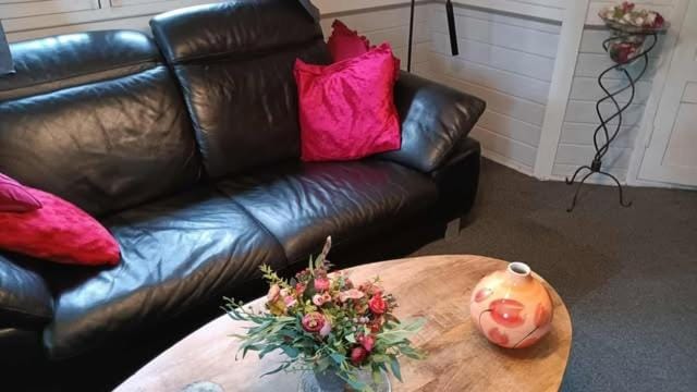 Chalet op een rustig park in de natuur Chalet in Putten